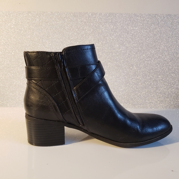 Unisa black booties with buckles. Size 8 - Picture 2 of 7